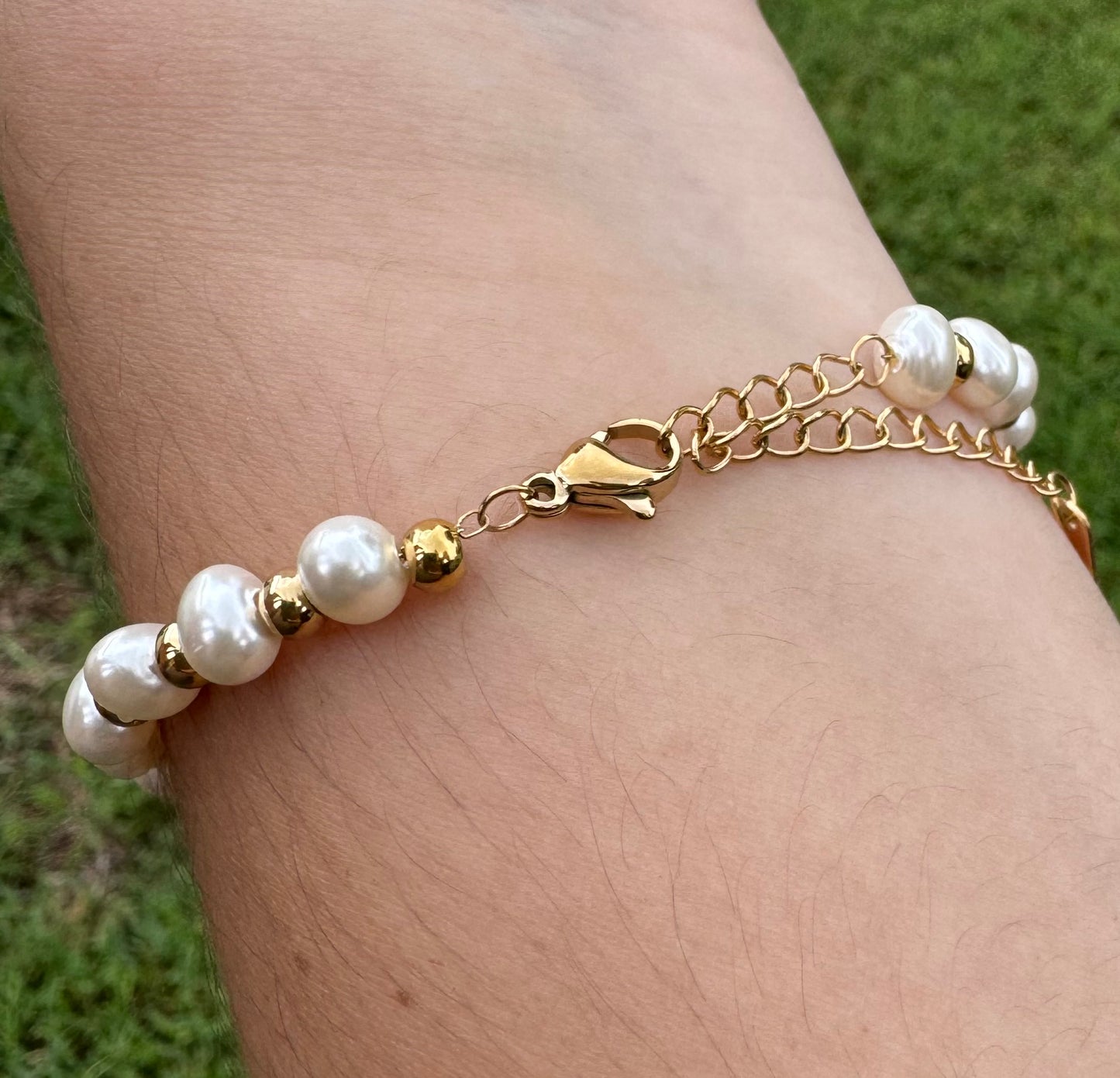 Pearl Beads With Heart Charm Bracelet
