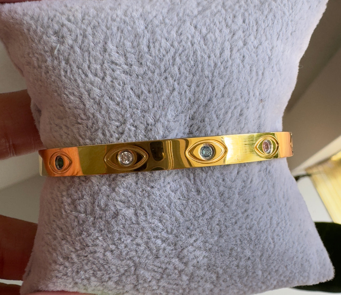 Eye Multi Color Clip Bangle