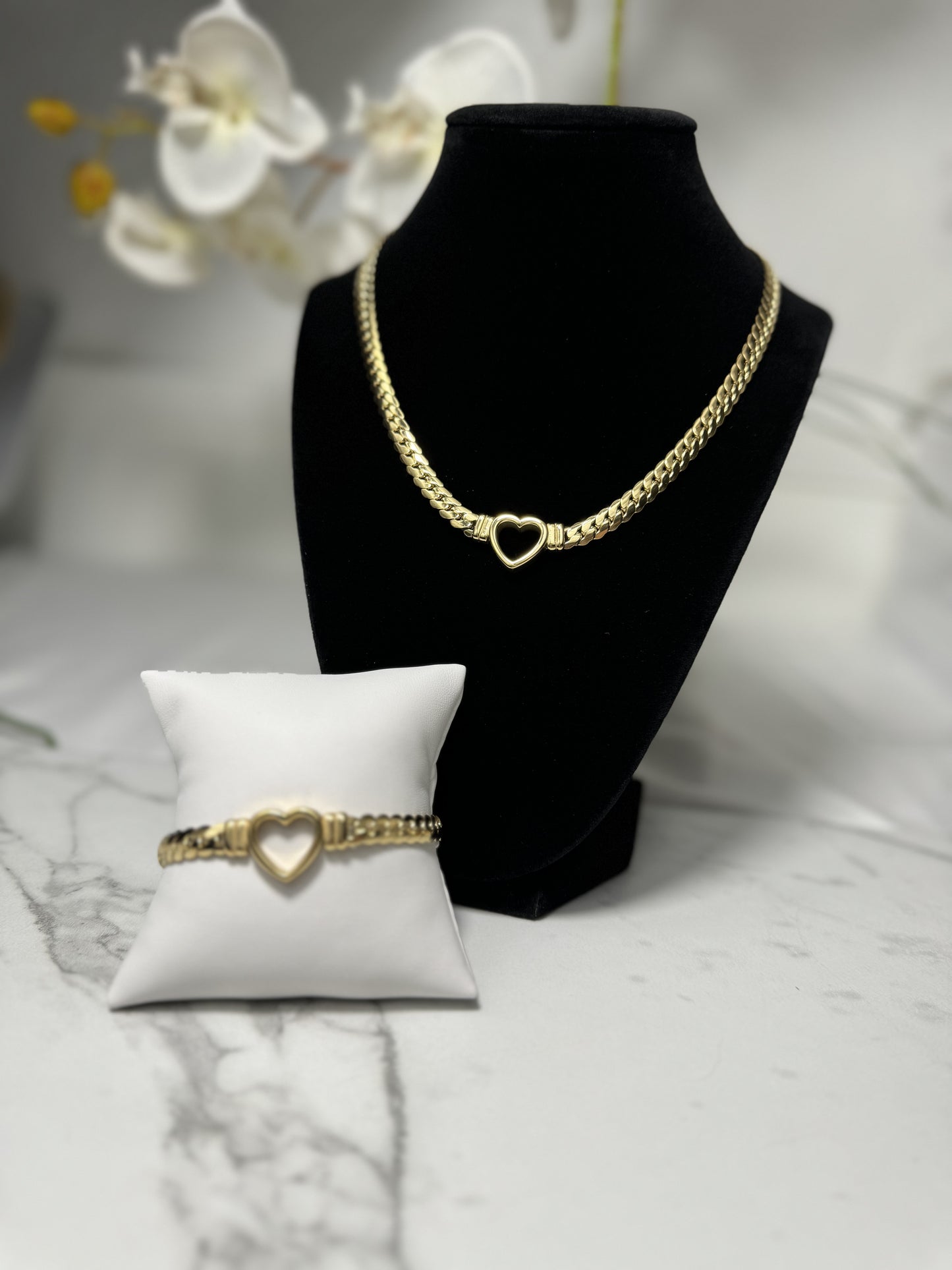 Conjunto de corazón de eslabón cubano chapado en oro de 14kt