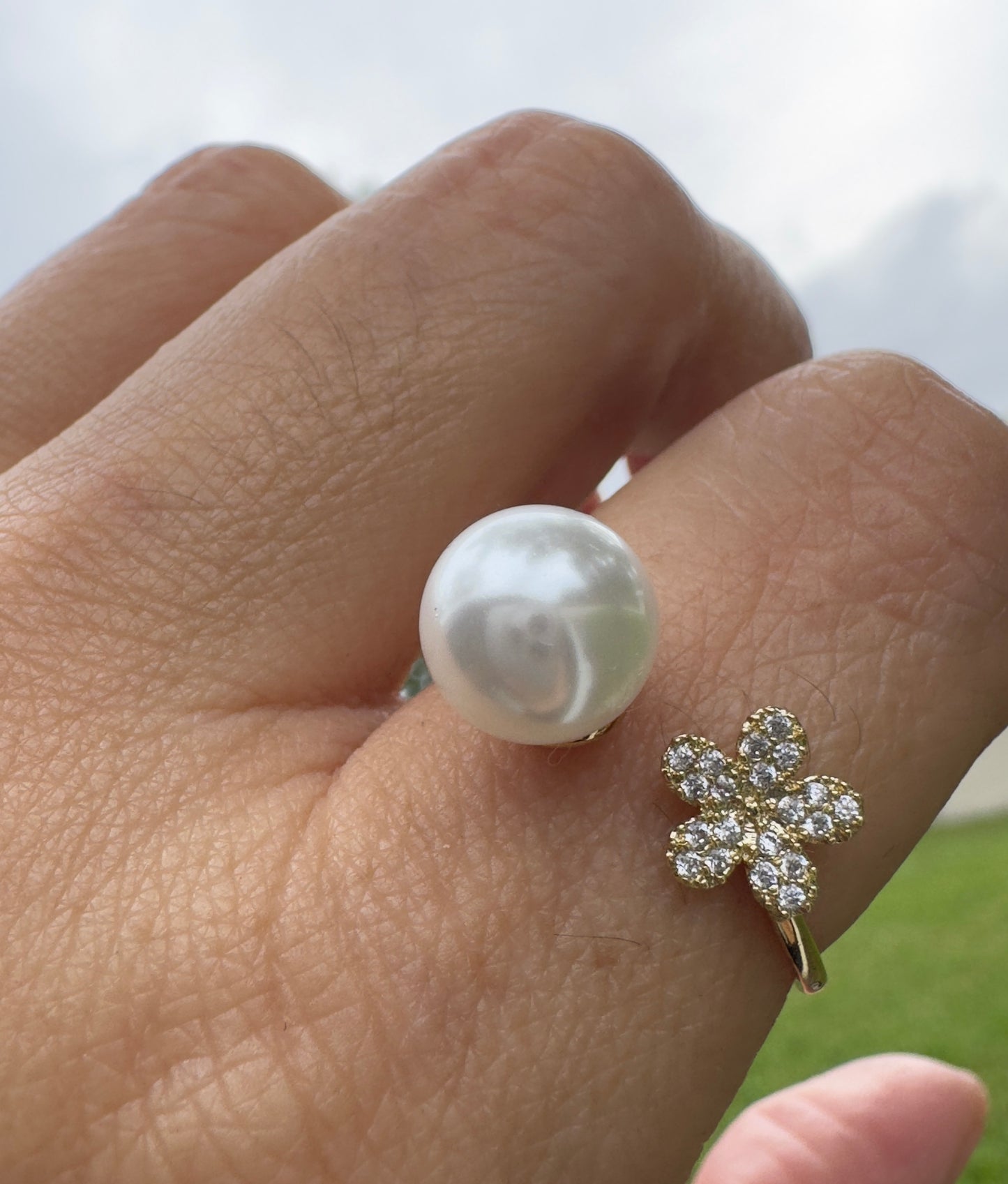 Flower 🌸 Pearl Ring