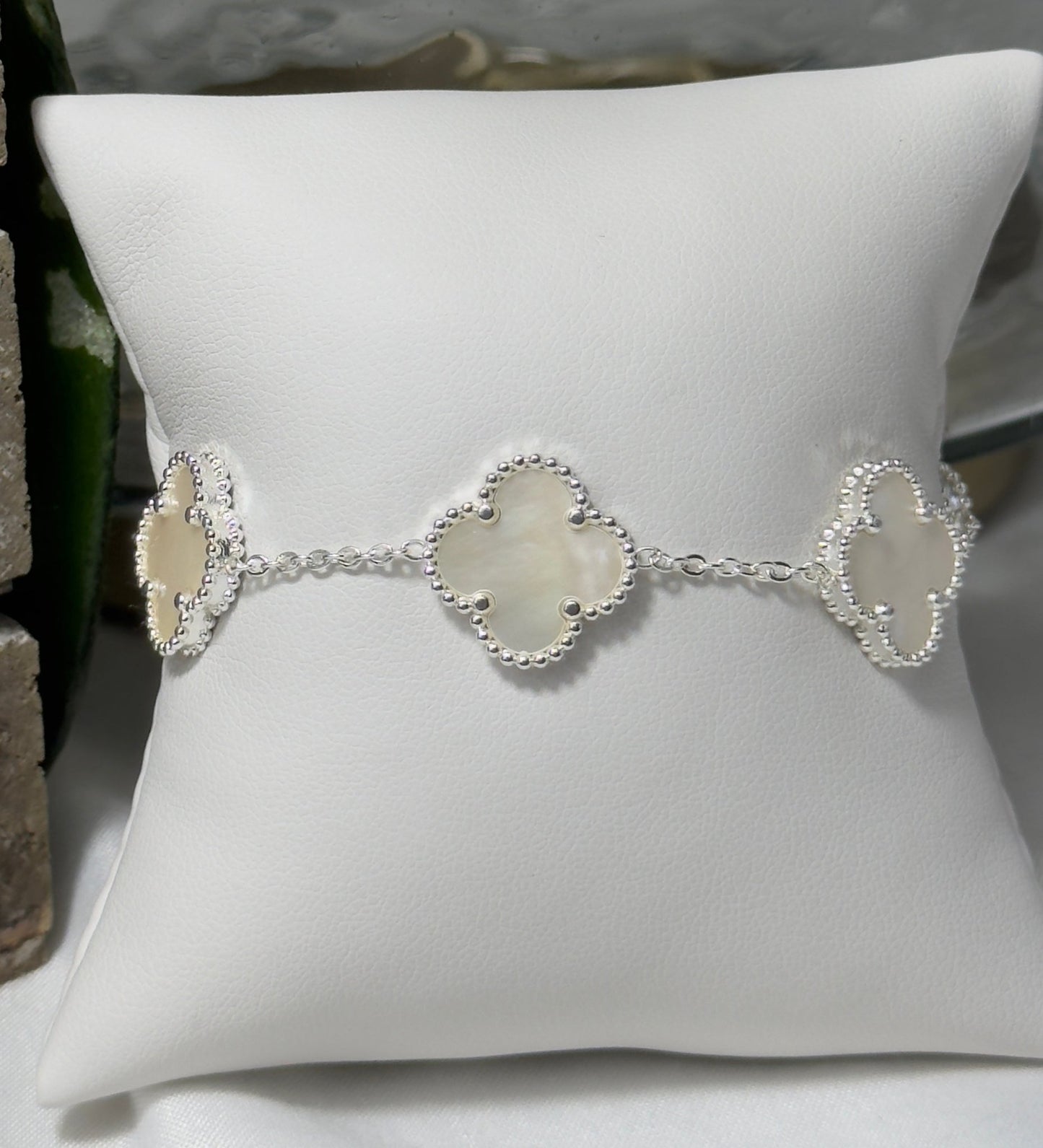Multiclover bracelet silver white - Figi JewelsClover bracelet