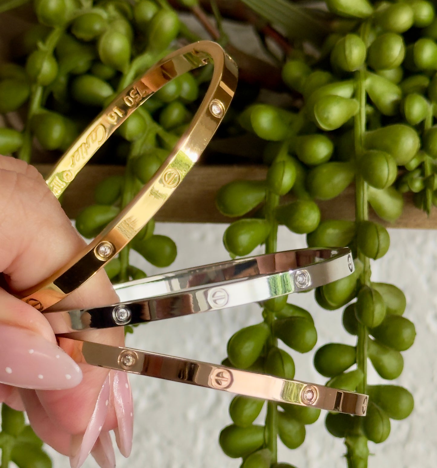 Screw Clip Lock Bangle