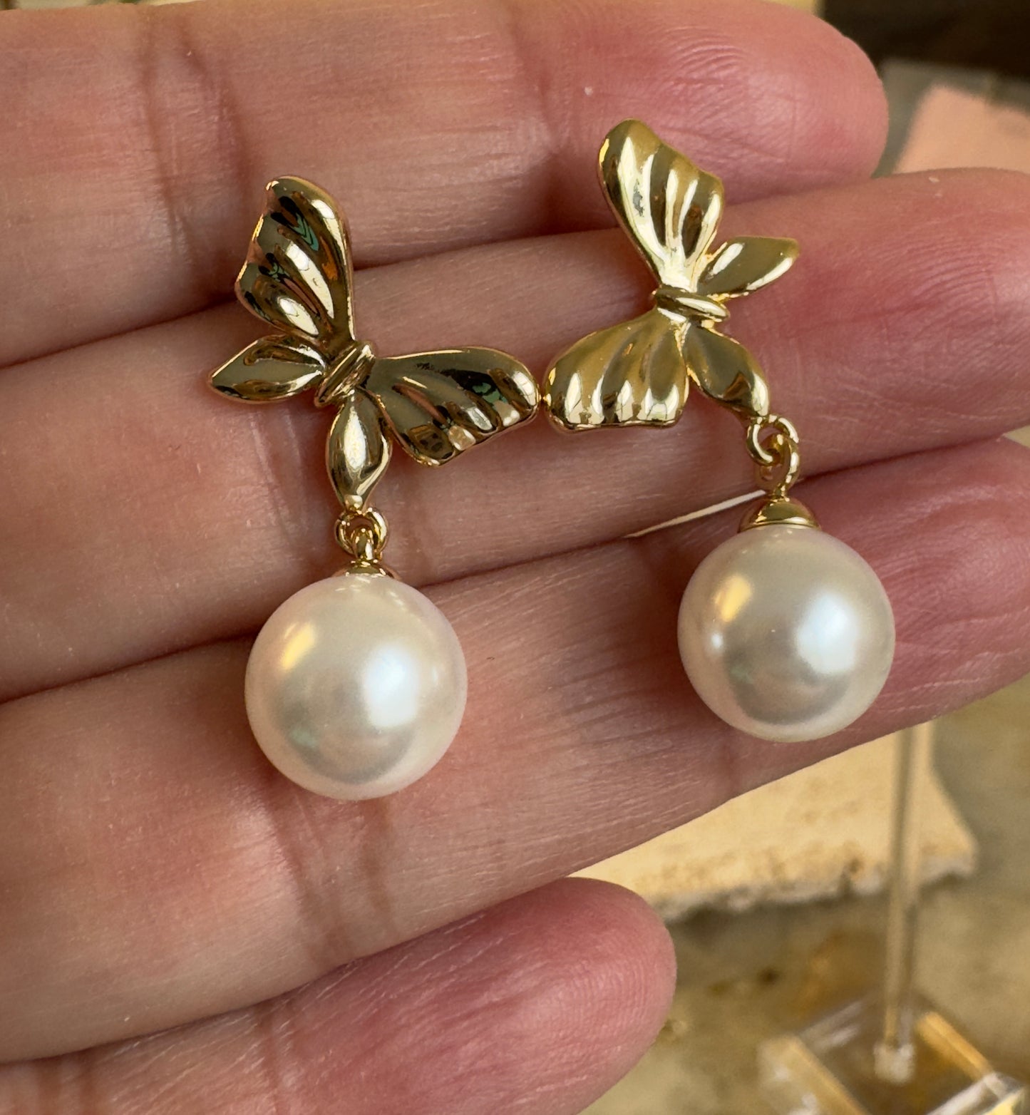 Bow Pearl Earrings