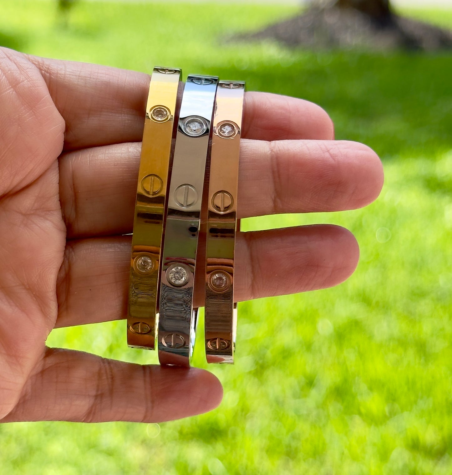 Screw Bangle Mix With Crystals