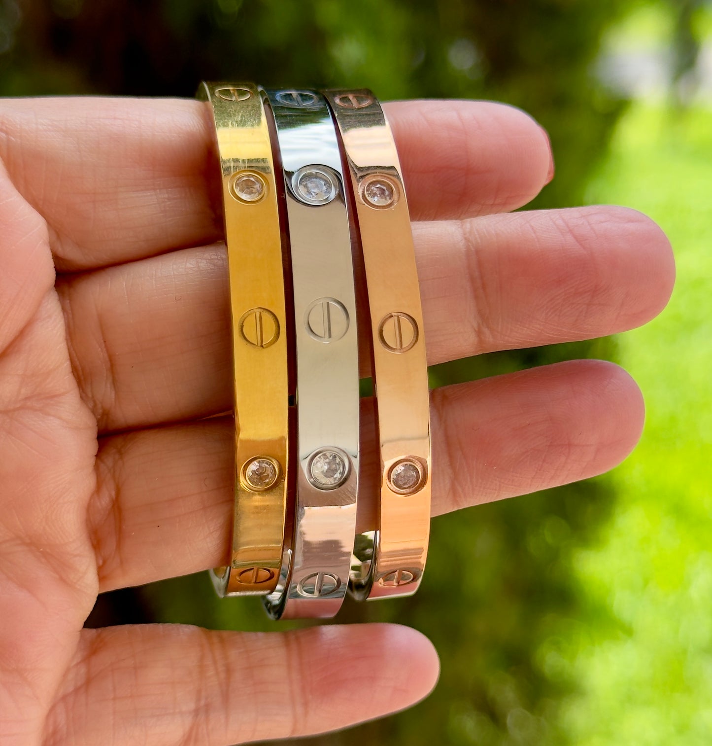 Screw Bangle Mix With Crystals