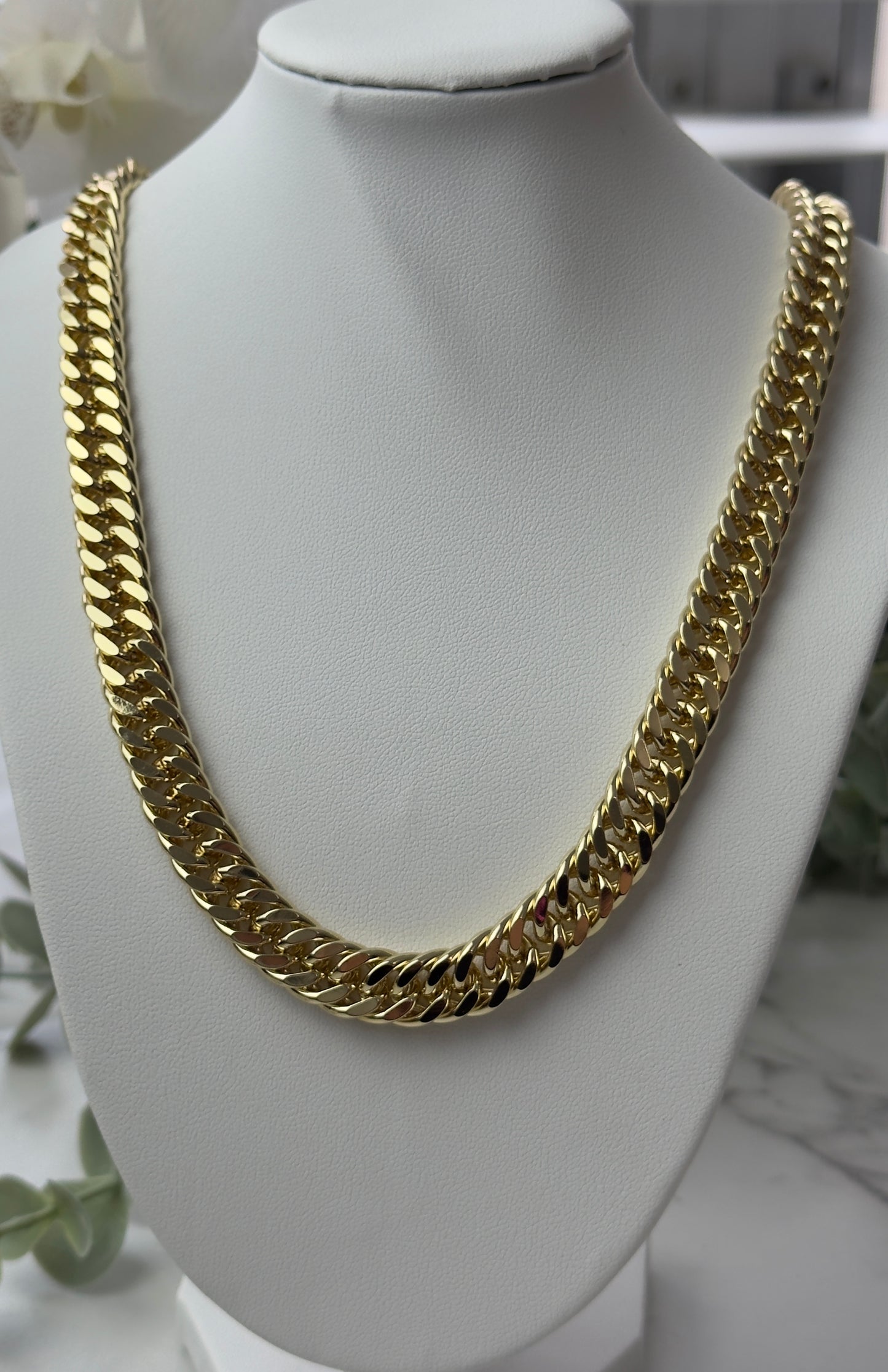 Thick Cuban Chain (10 MM)