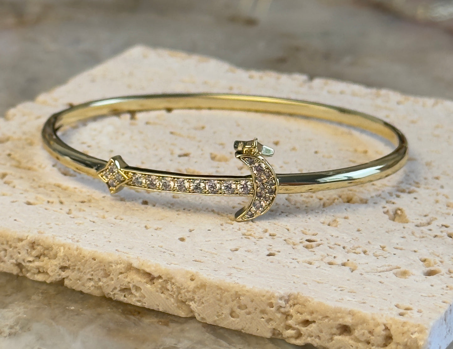 Thin Clip Bangle