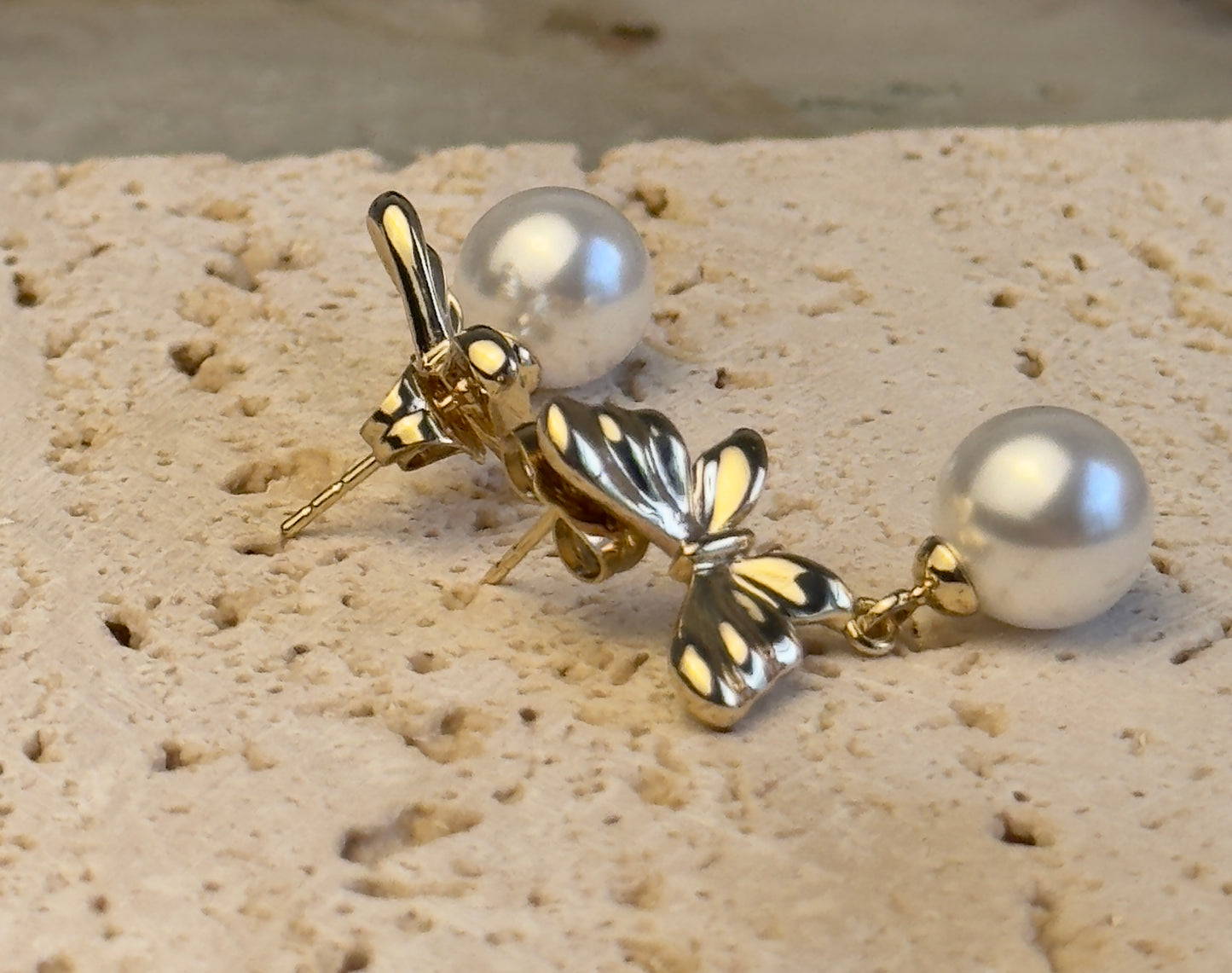 Bow Pearl Earrings