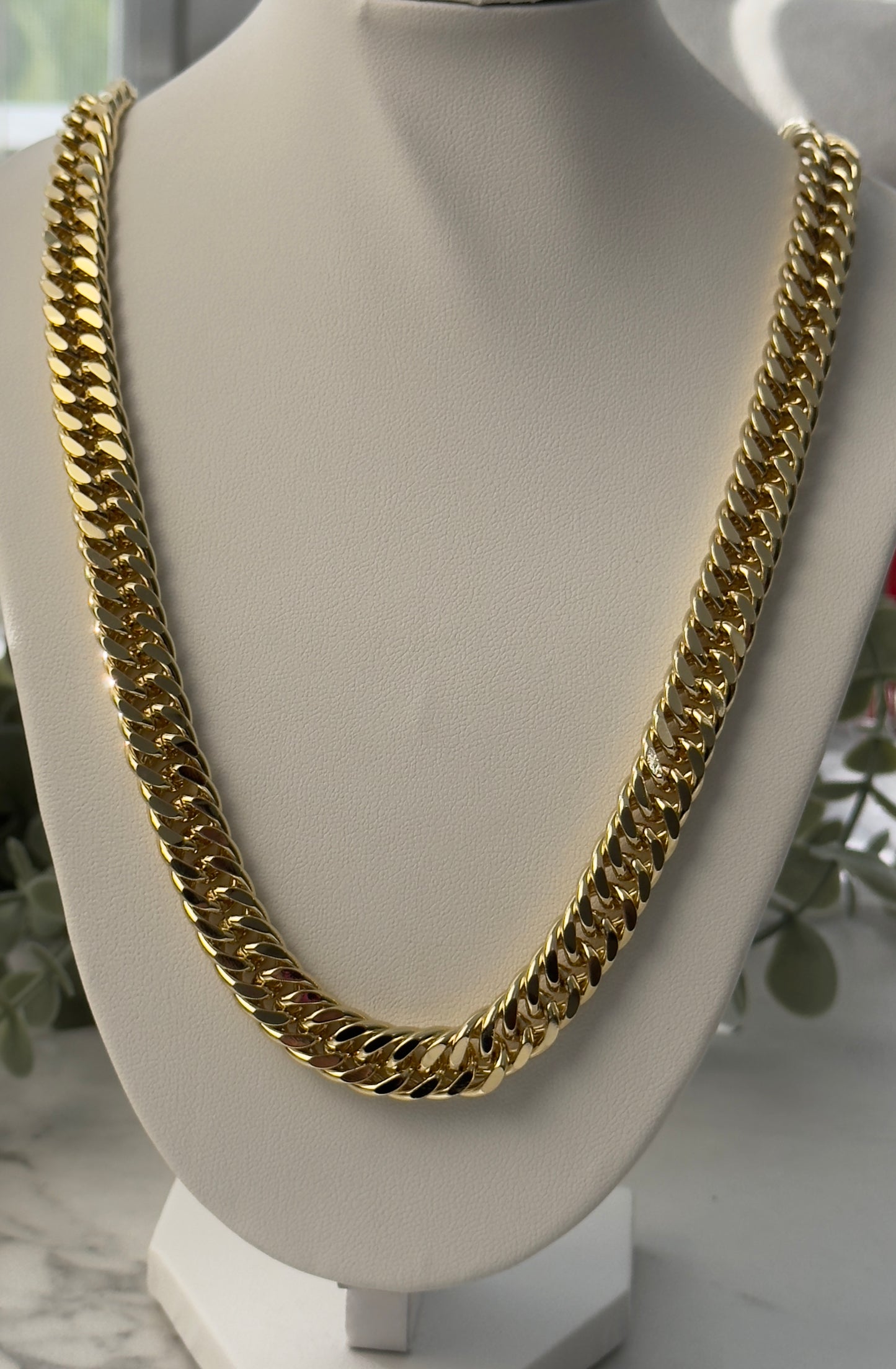 Thick Cuban Chain (10 MM)