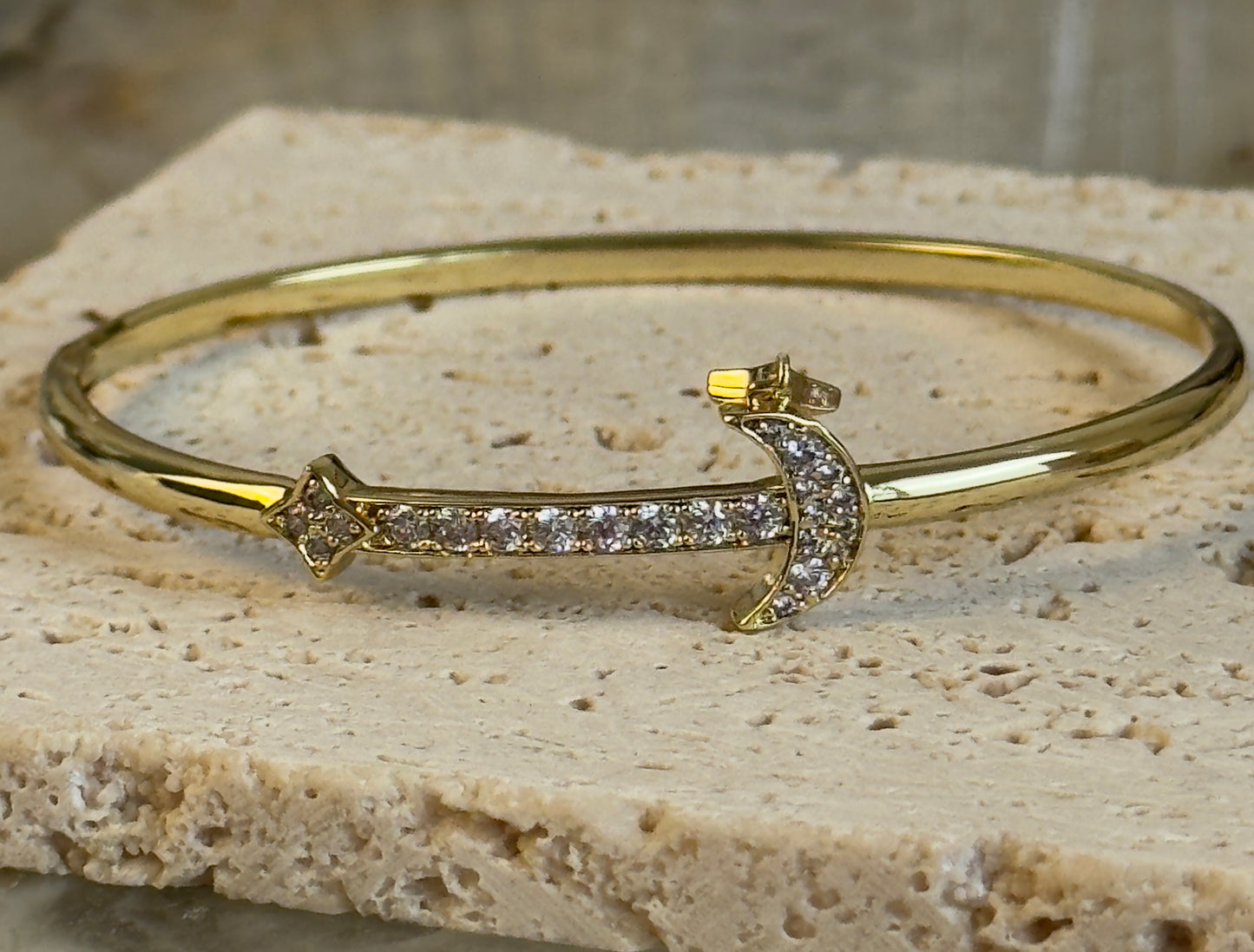 Thin Clip Bangle