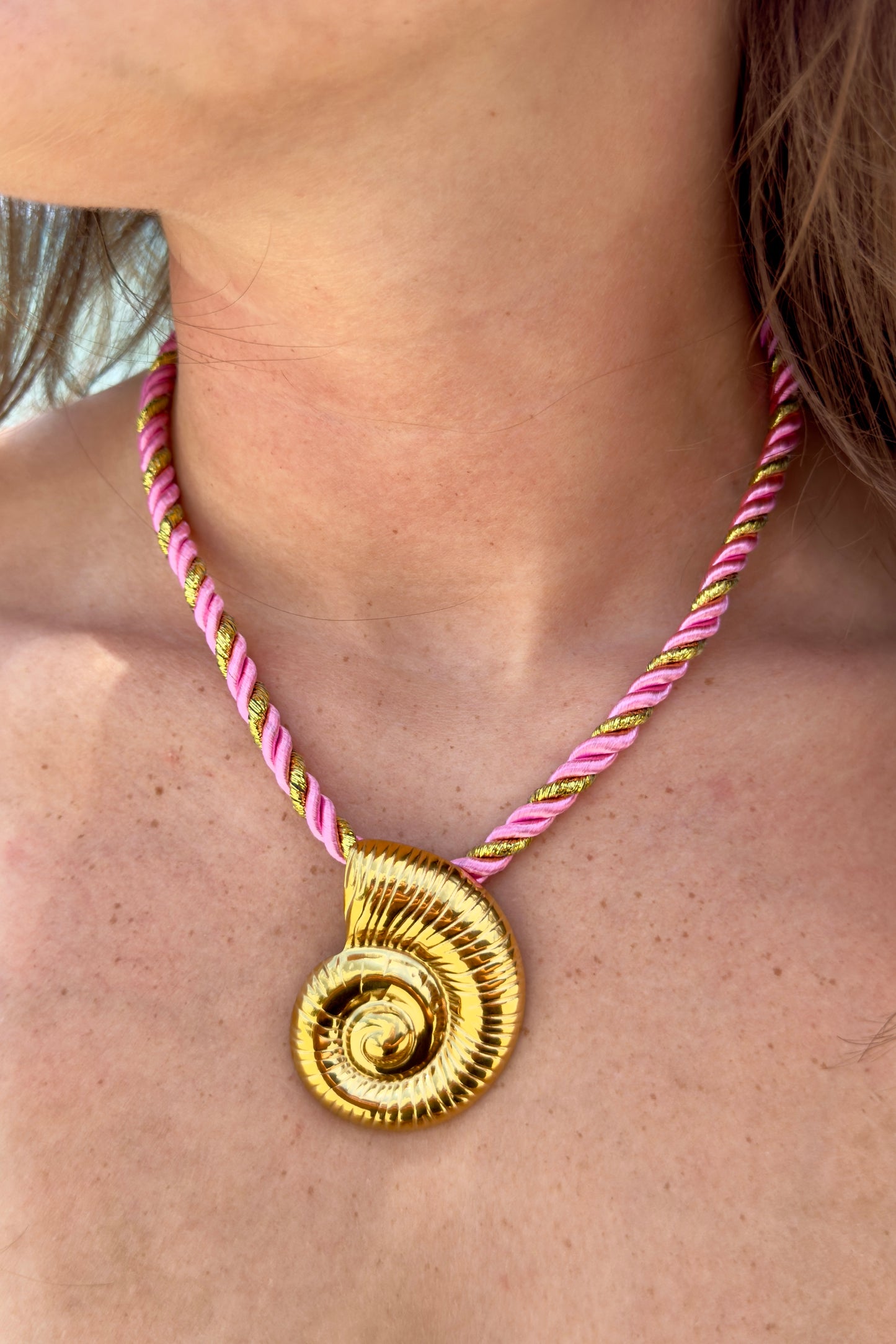 Waterproof Conch Shell Rope Necklace Hypoallergenic & Tarnish-Free Beach Jewelry for Women