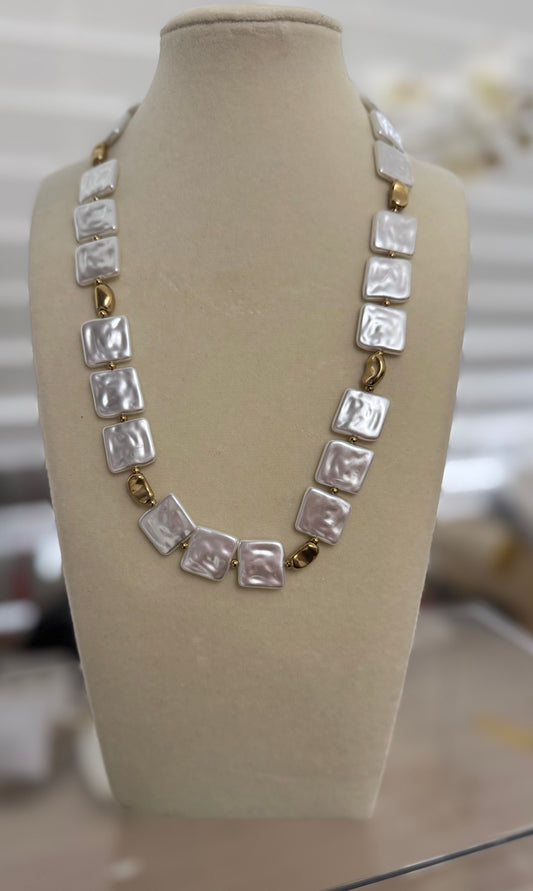 Square Nácar Necklace