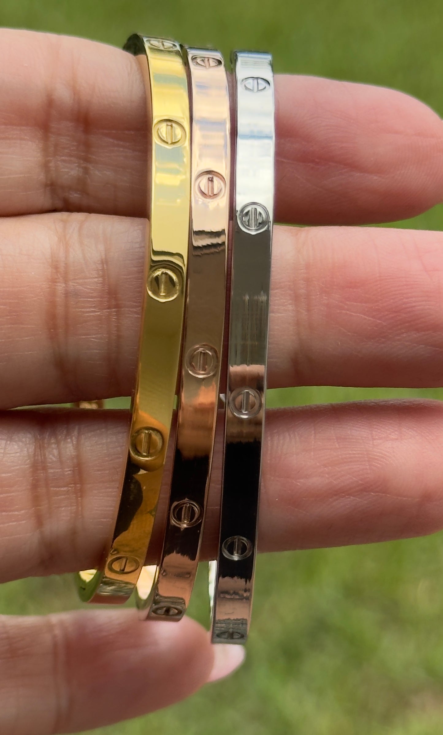 Screw Clip Lock Bangle