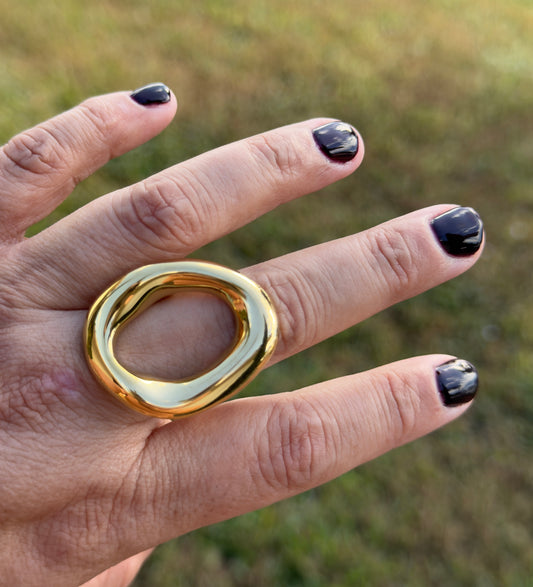 “O” what a bold statement ring