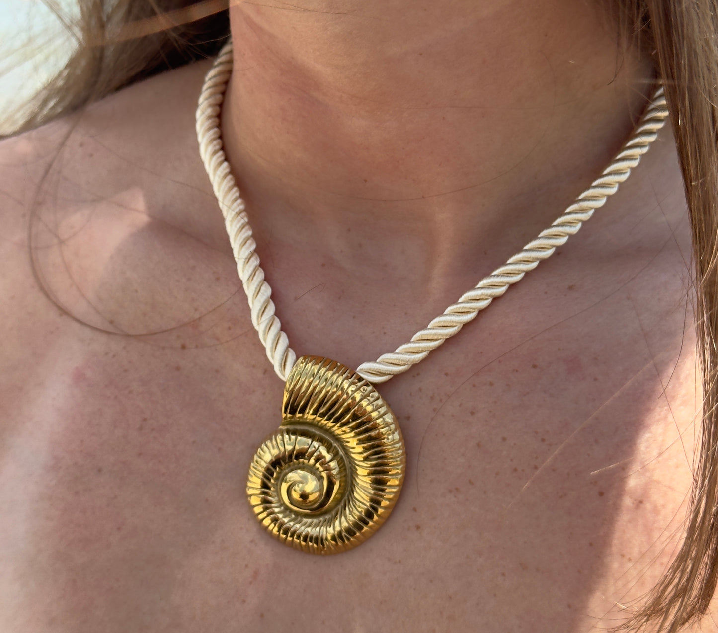 Waterproof Conch Shell Rope Necklace Hypoallergenic & Tarnish-Free Beach Jewelry for Women