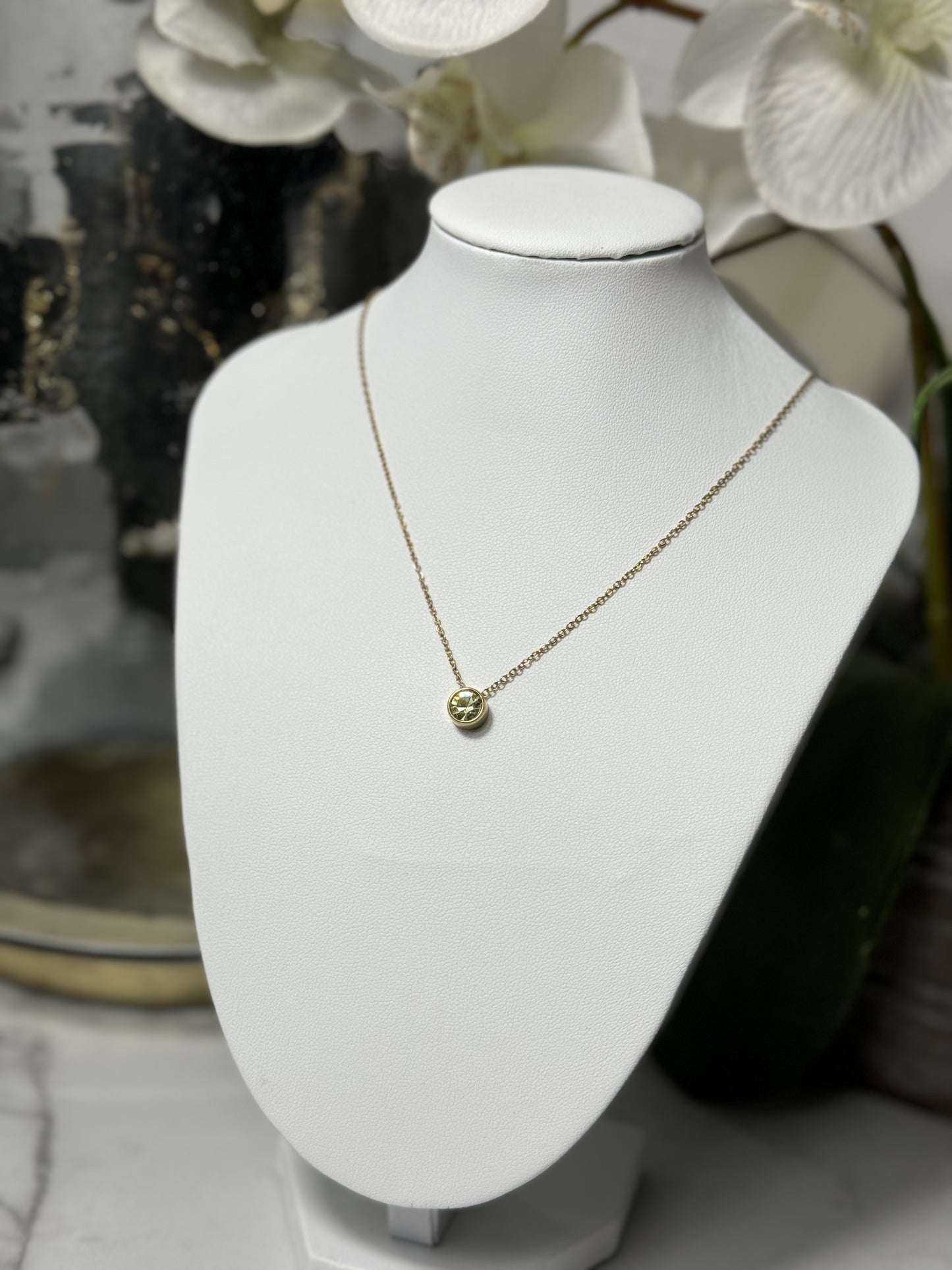 Round Pendant Chain