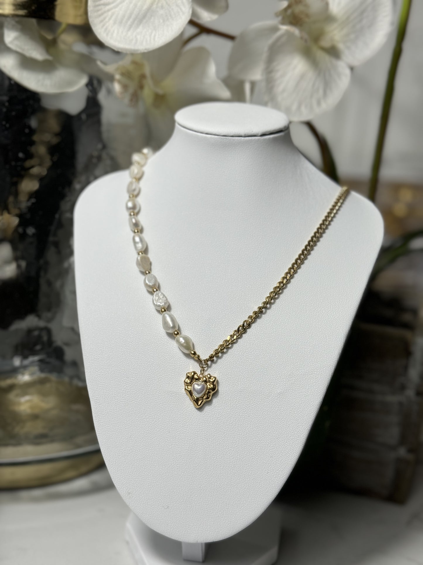 Pearls And Chain Mix Necklace