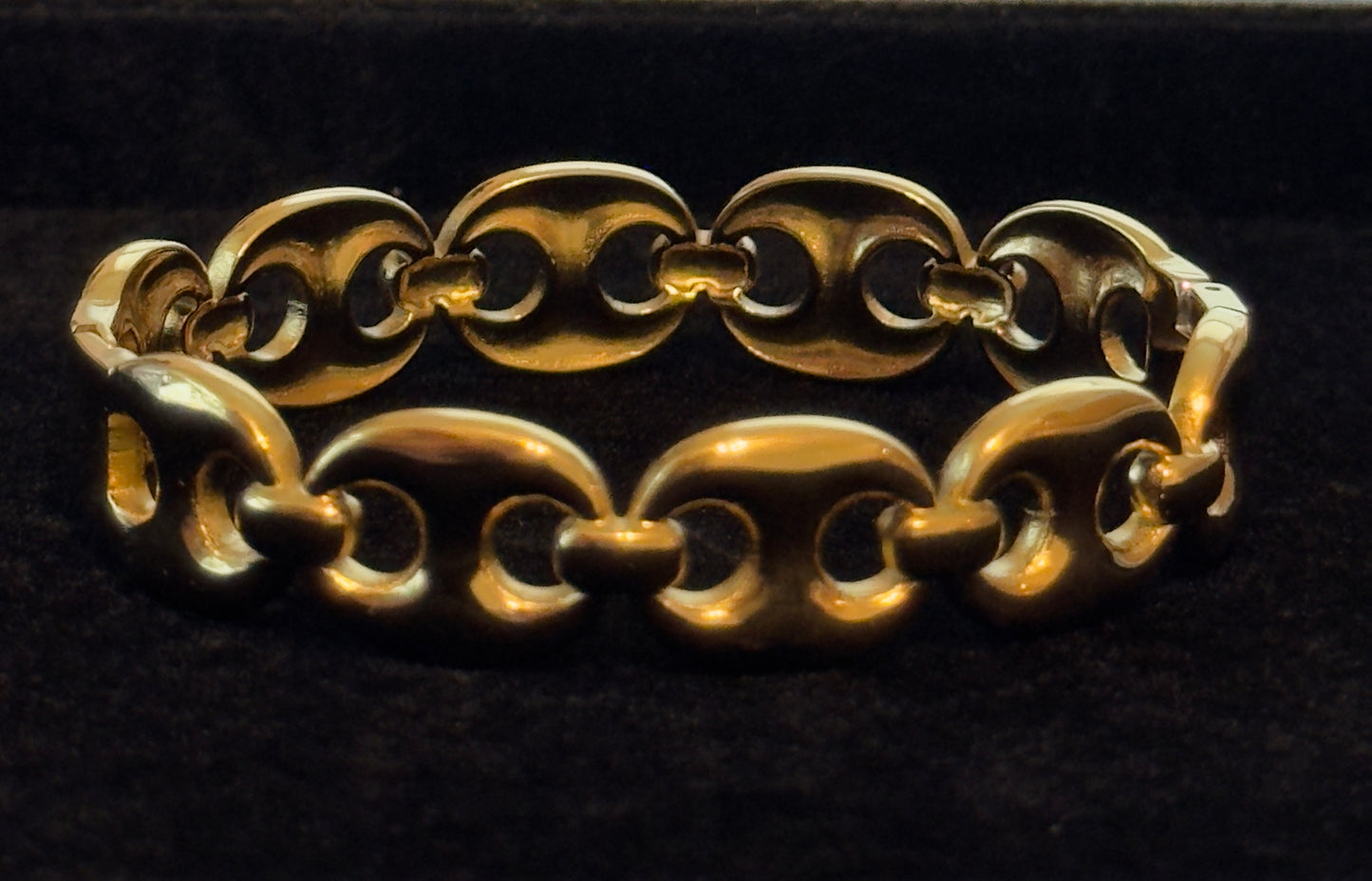 Clip Chain Bracelet – 18KT Gold Plated Stainless Steel