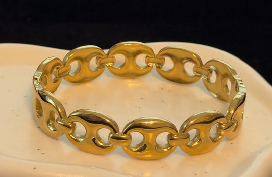 Clip Chain Bracelet – 18KT Gold Plated Stainless Steel