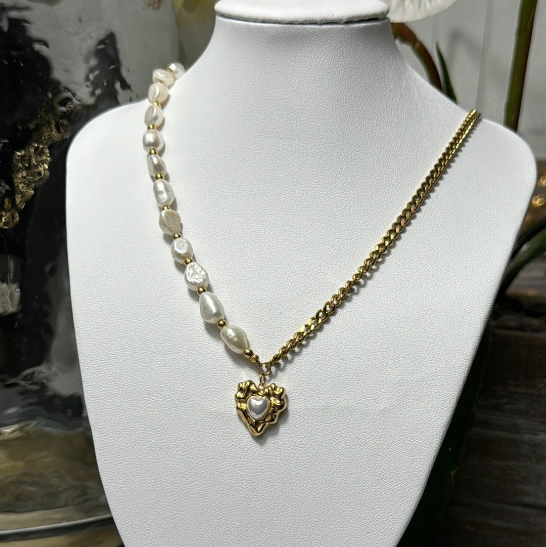 Cuban link and pearl mix necklace with heart charm - Figi Jewels