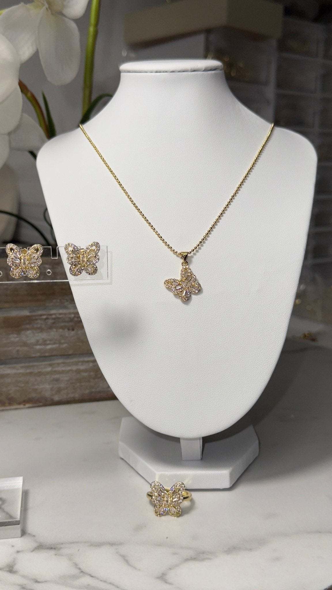 Hanging butterfly 🦋 gold set (3 piece set) - Figi Jewels