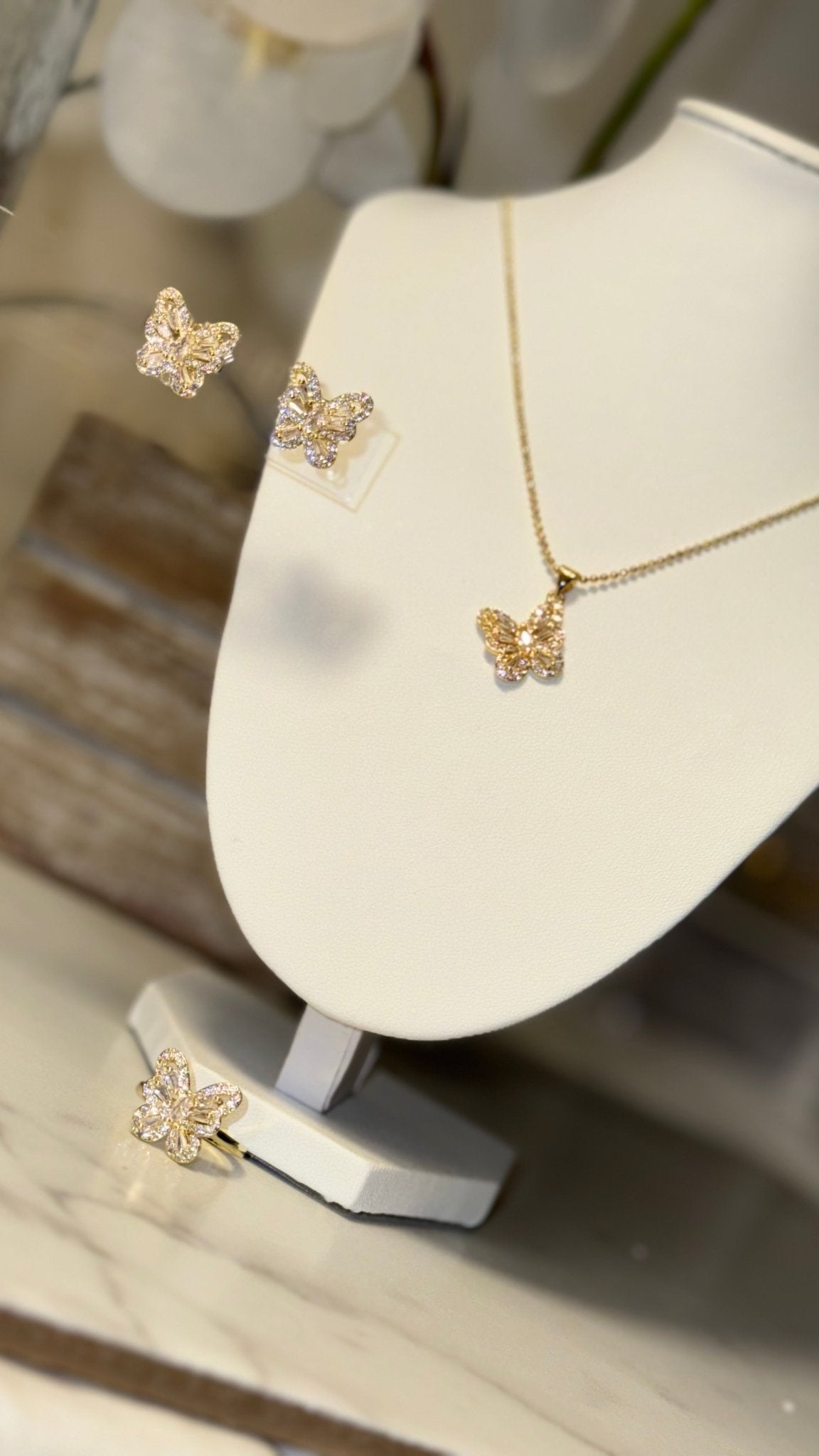 Hanging butterfly 🦋 gold set (3 piece set) - Figi Jewels