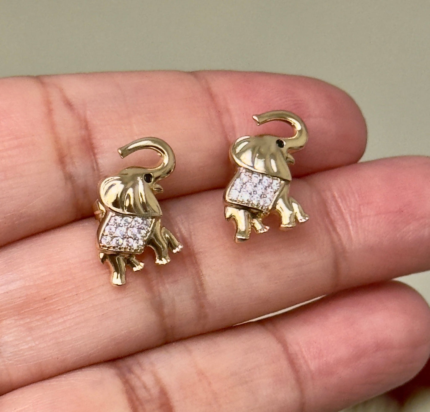 Mini elephant studs - Figi JewelsStud earrings