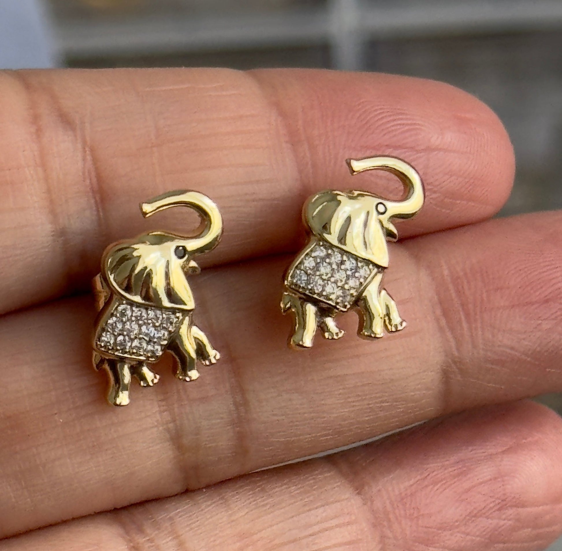 Mini elephant studs - Figi JewelsStud earrings