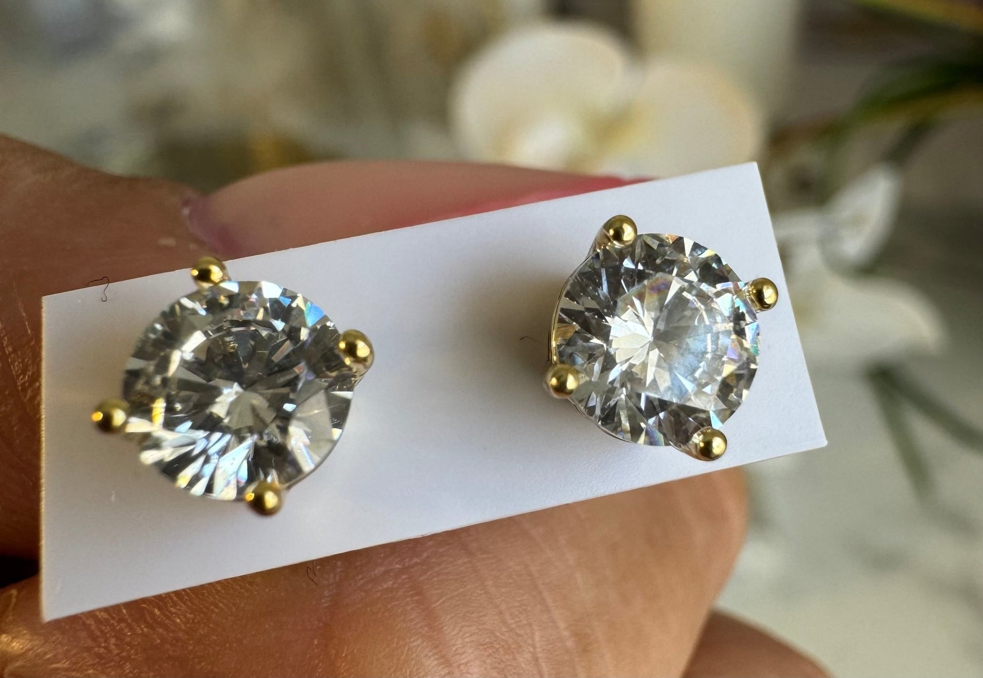 Round crystal studs - Figi JewelsStud earrings