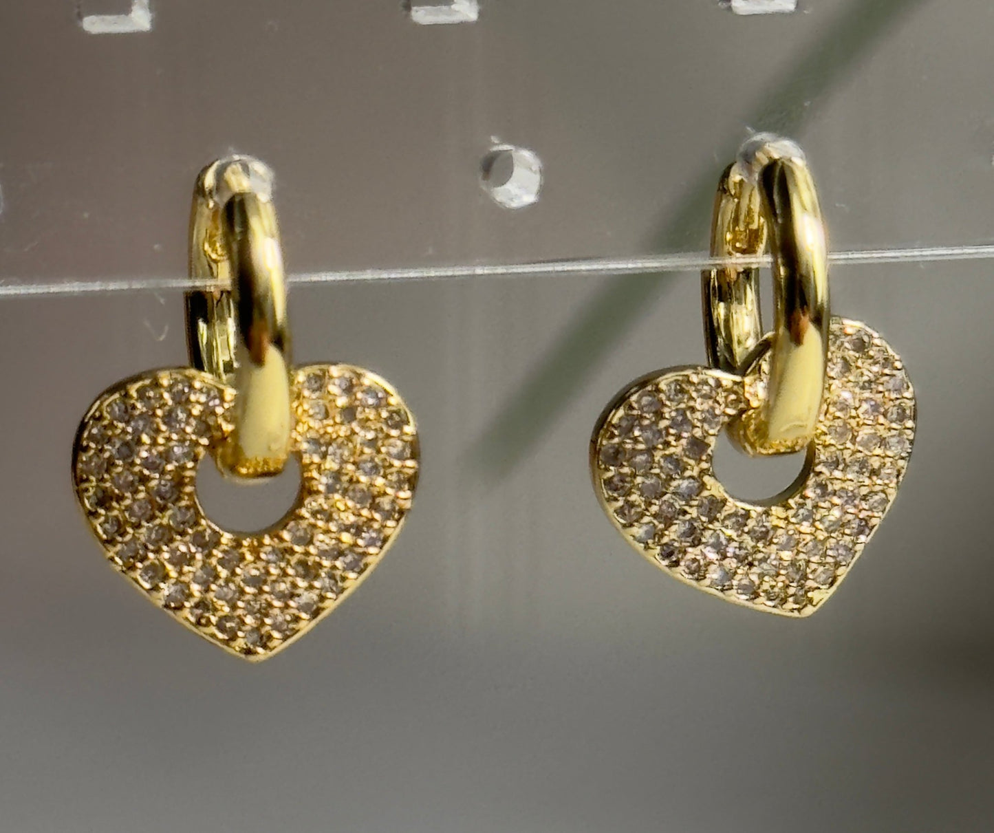 Shiny flower/heart hoop earrings - Figi JewelsHoop earrings