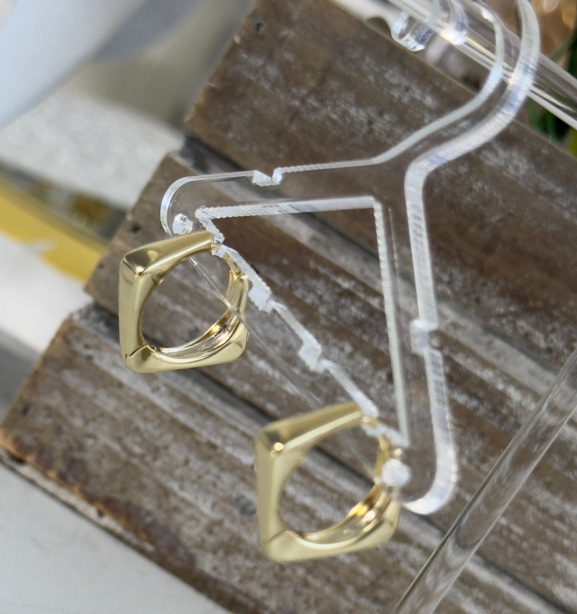 Small 14k plated square hoops - Figi JewelsHoops