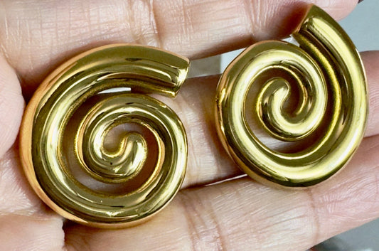 Swirl style earrings studs - Figi JewelsEarrings