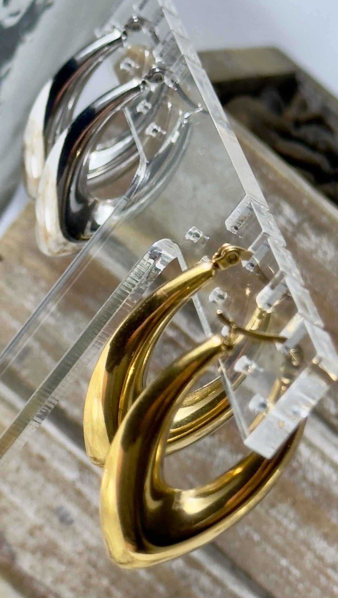 V-hoops silver and gold - Figi Jewels